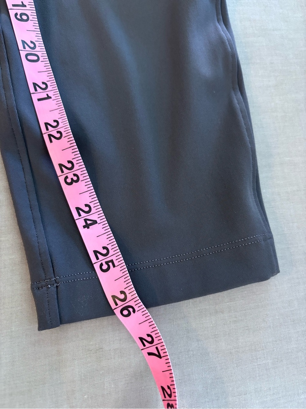 Lululemon On The Fly Gray Tapered Pants Pockets Size 2 - Picture 7 of 7